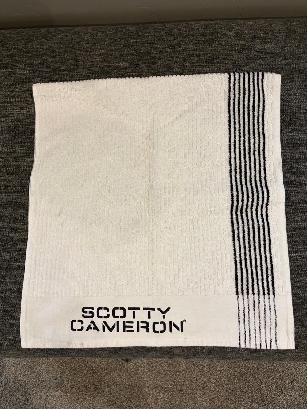 Scotty Cameron Golf Caddie Towel | White/Black | Authentic |